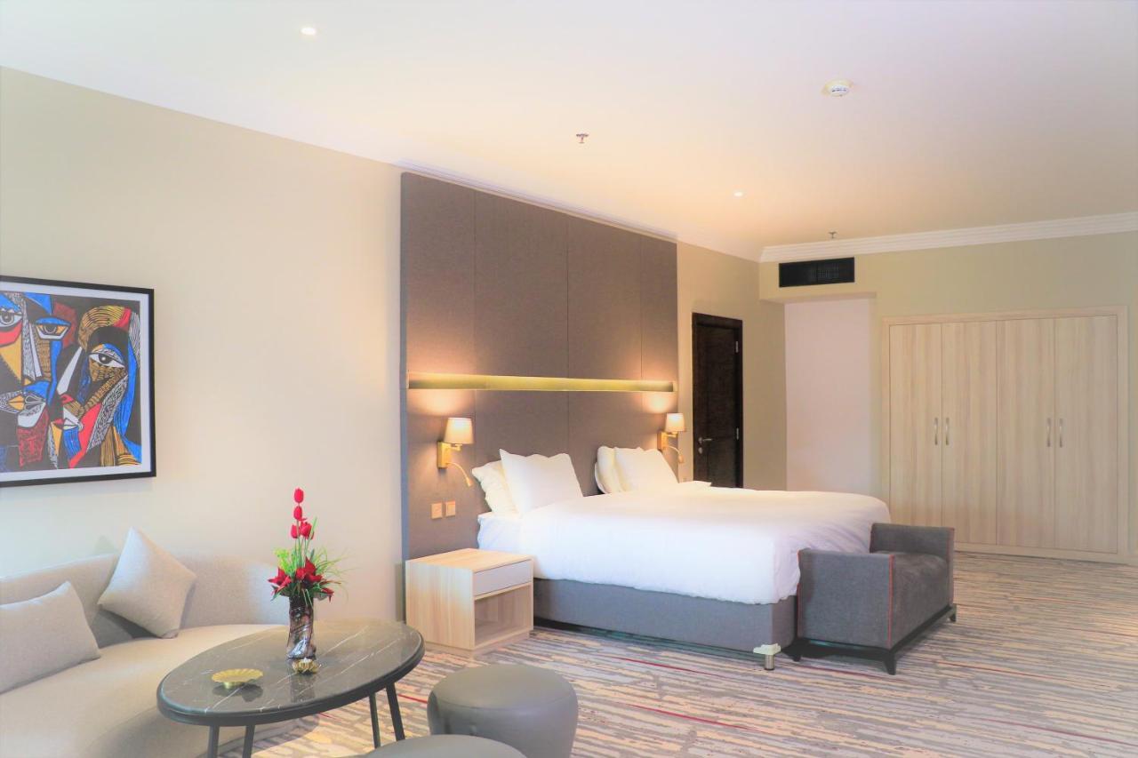 מלון Ramada By Wyndham Doha Old Town מראה חיצוני תמונה