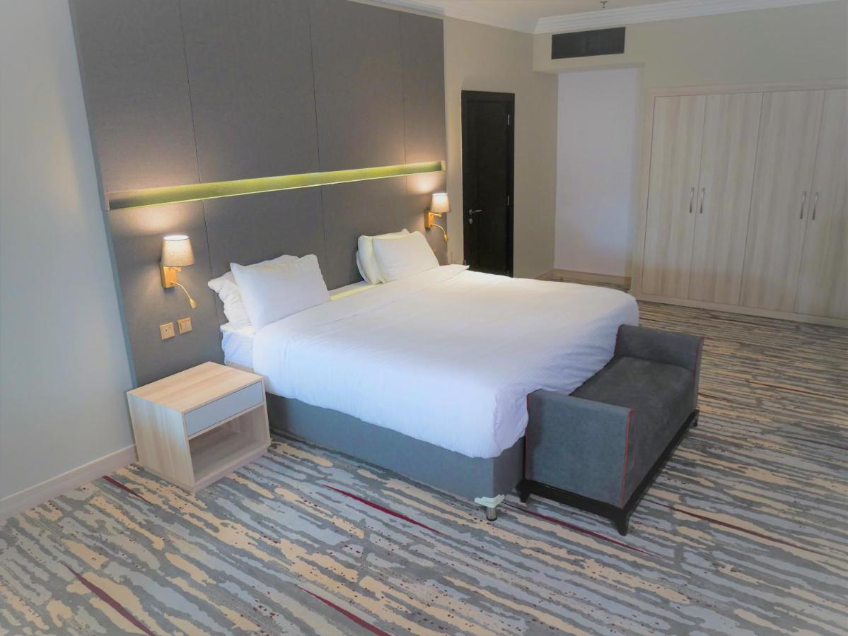 מלון Ramada By Wyndham Doha Old Town מראה חיצוני תמונה
